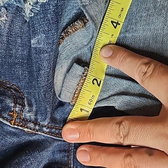 Sz 1/24 Kancan distressed shorts - Picture 7 of 7